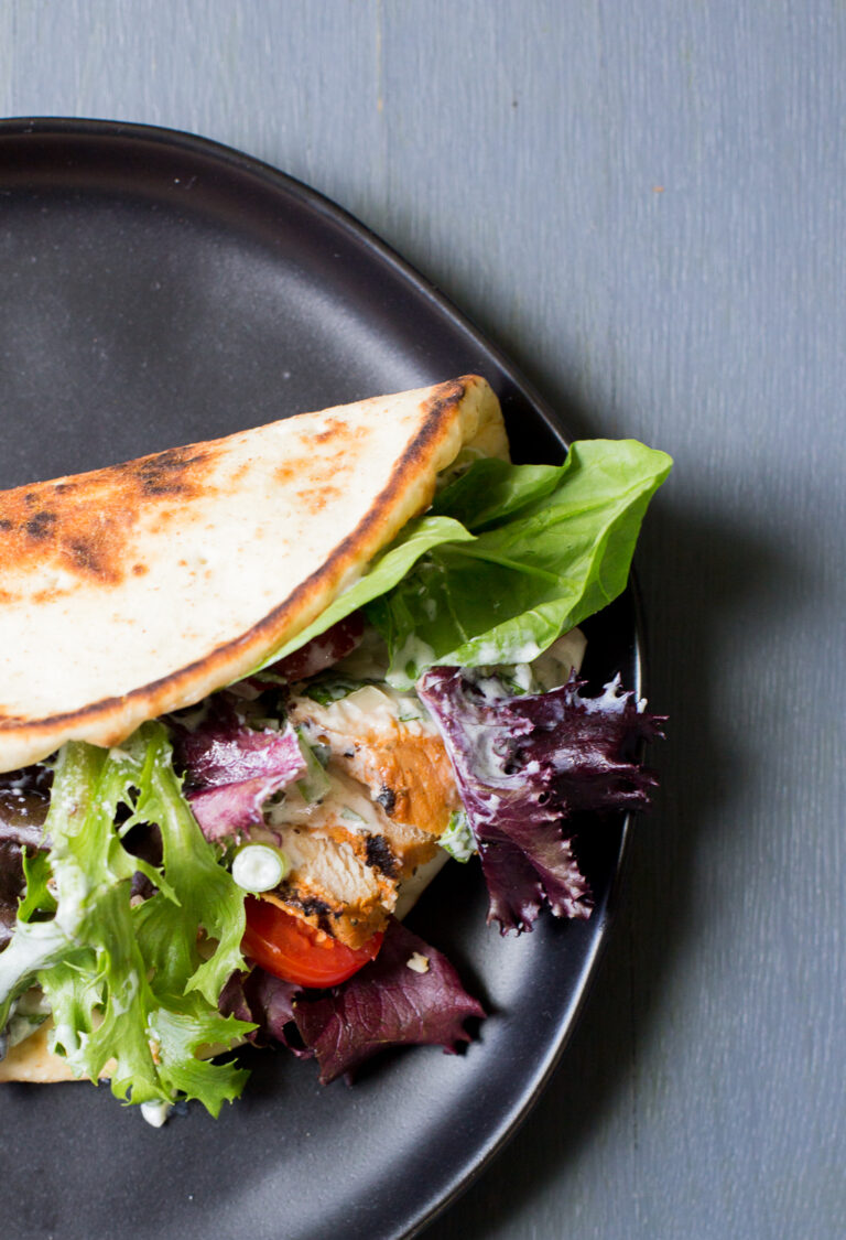 Pita con pollo indio