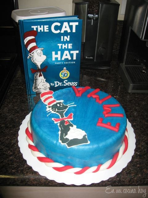 Torta "The Cat in the Hat" o "El gato en el sombrero"