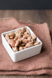 Almendras confitadas o garrapiñadas