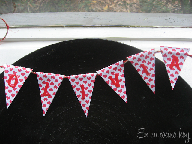 Adorno de guirnalda de papel para torta de cumpleaños