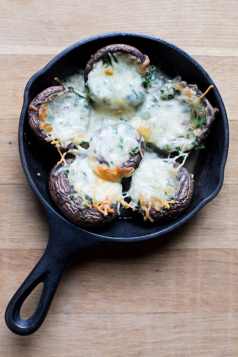 Champiñones rellenos para el aperitivo