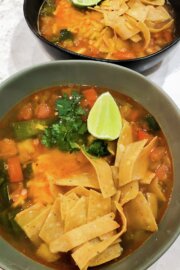 Sopa de tortilla mexicana