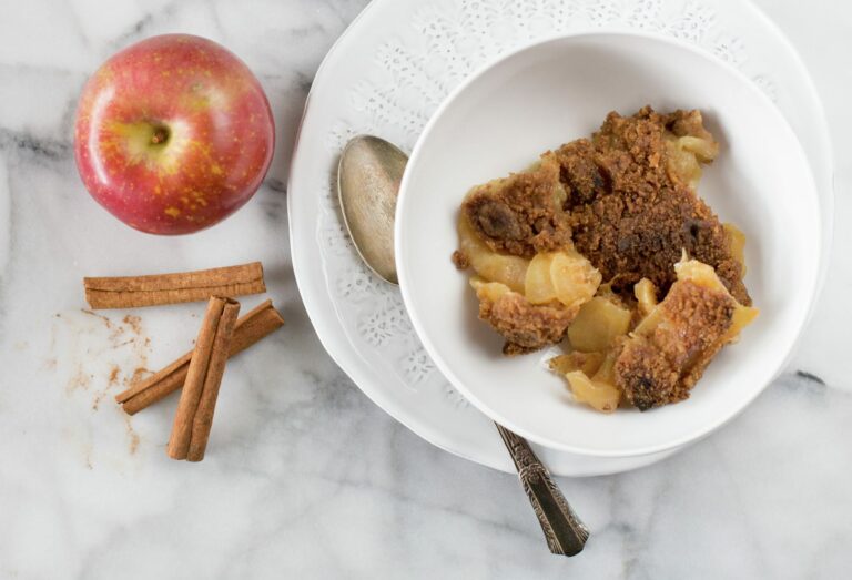 Postre de manzana con migas