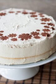 Torta de merengue lúcuma