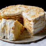 Torta Pompadour estilo Angélicas: hojarasca/crema chantilly/manjar