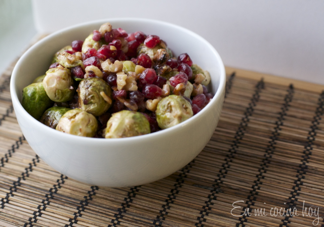 Bruselas con granada y nueces