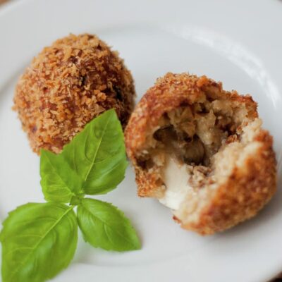 Bolas de risotto con queso o Arancini