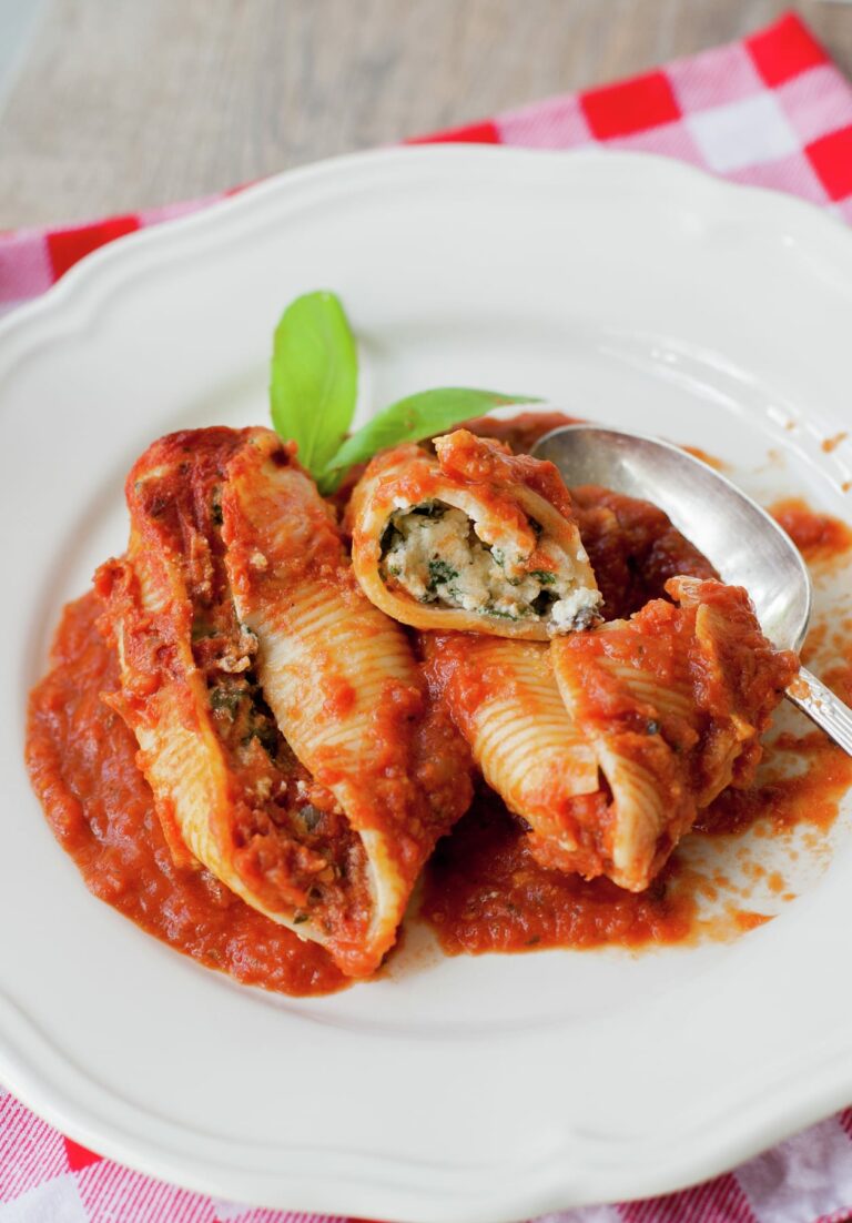 Canelones o fideos rellenos con ricota al horno