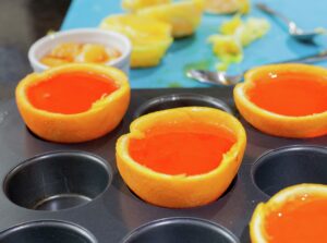 Naranjas de jalea en proceso.