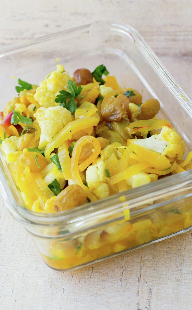 Ensalada de coliflor, azafrán y pasas