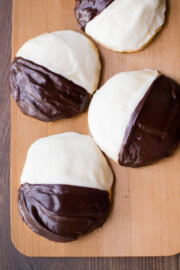 Galletas blanco y negro, receta gringa. Galletas blandas con frosting.