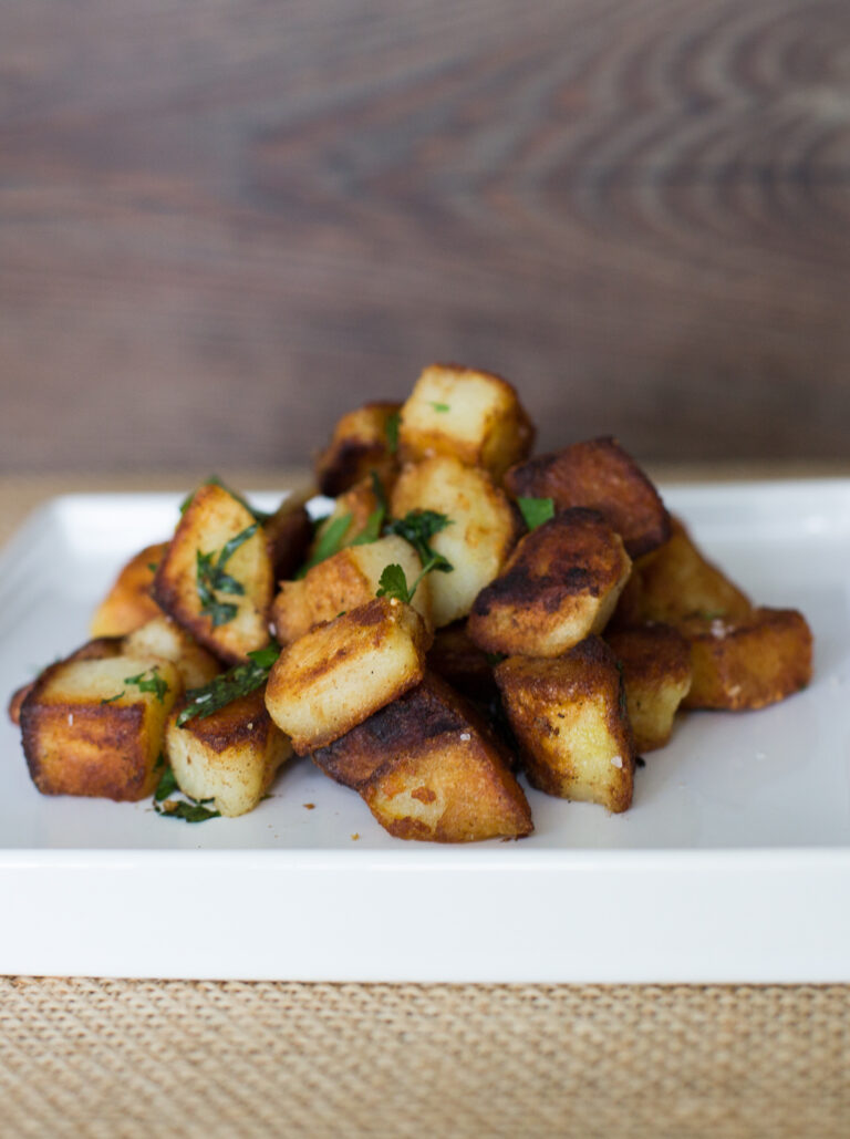 Papas doradas con perejil