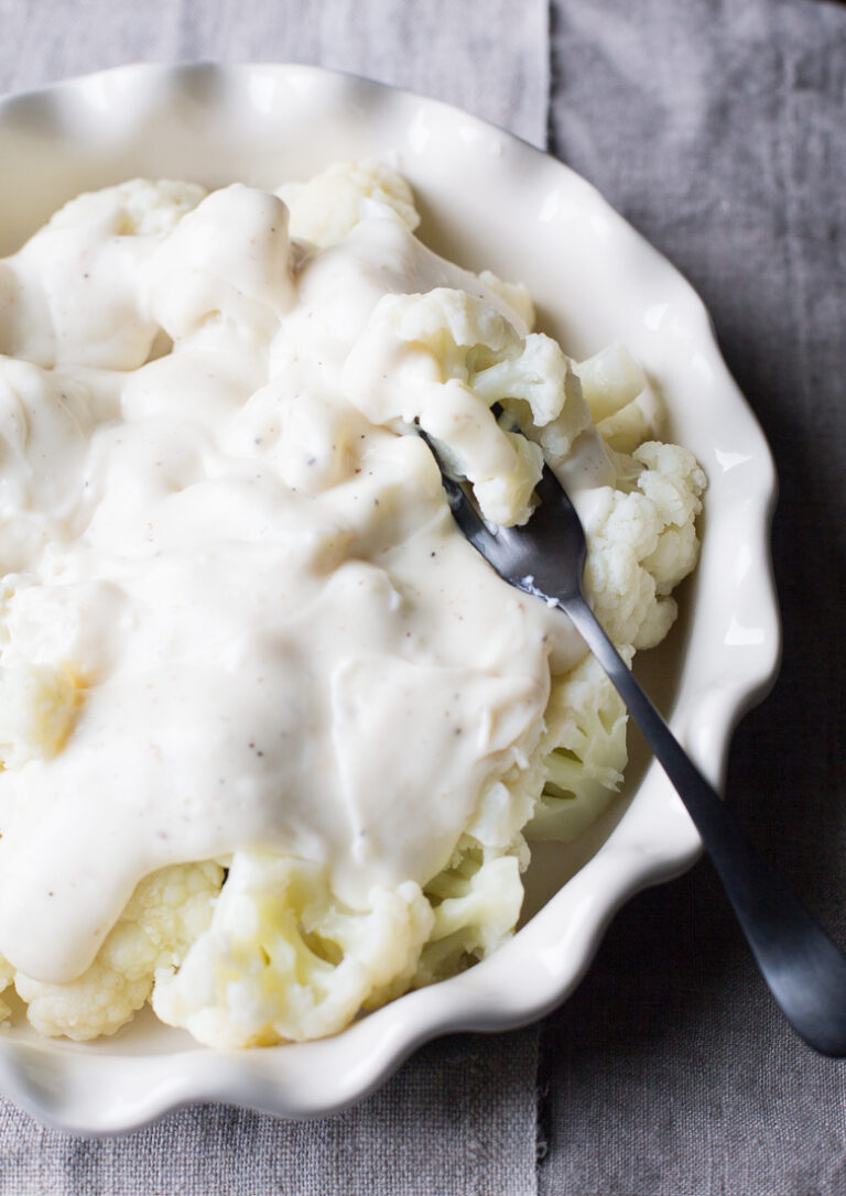 Coliflor con salsa blanca, receta chilena