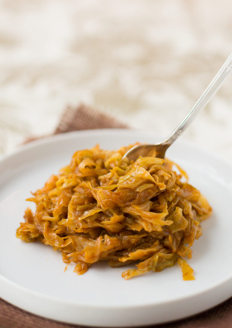 Guiso de repollo con manzanas