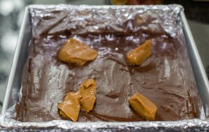 masa brownies con cucharadas de manjar