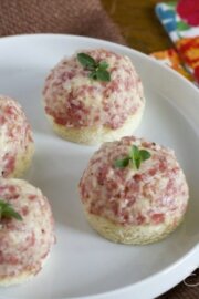 Pasta canapé salame