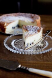 Kuchen de quesillo con pasas, receta chilena