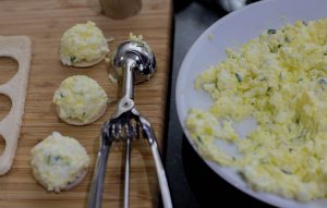 Pasta de huevo para canapés