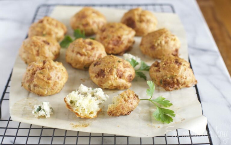 Profiteroles de queso Cotija