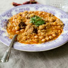 Garbanzos con arroz y longaniza