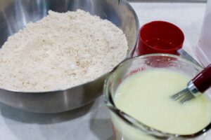 Ingredientes secos y líquidos.