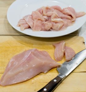 pollo cortado en diagonal