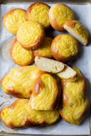 Trenza de pan dulce con crema pastelera