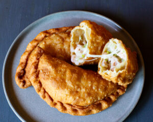 Empanada Queso camarón.