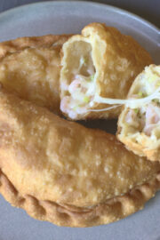 Empanada Queso Camarón